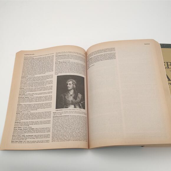 Webster's Family Encyclopedia Set A-Z Paperback Vintage Resource Books - Picture 9 of 16